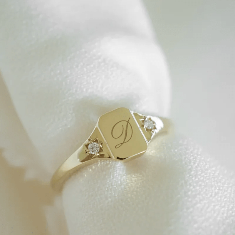 Custom Initial Signet Rings - SYMI JEWEL
custom initial signet ring
personalized gold signet ring
engraved signet ring
solid gold initial ring
PT950 platinum signet ring
Symi Jewel custom jewelry